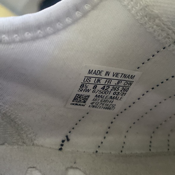 Adidas - Picture 3 of 3